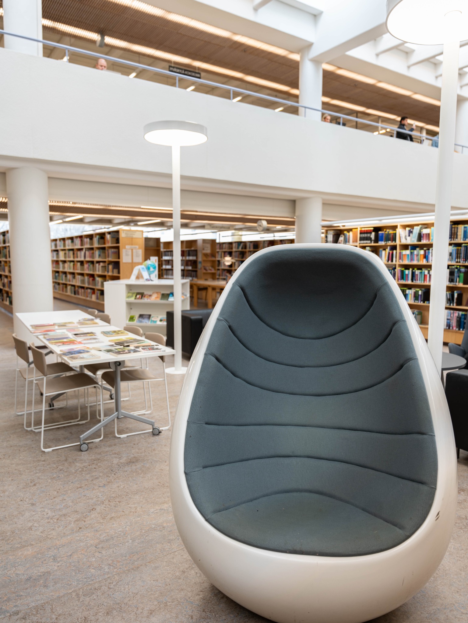 Modern library seating and learning space